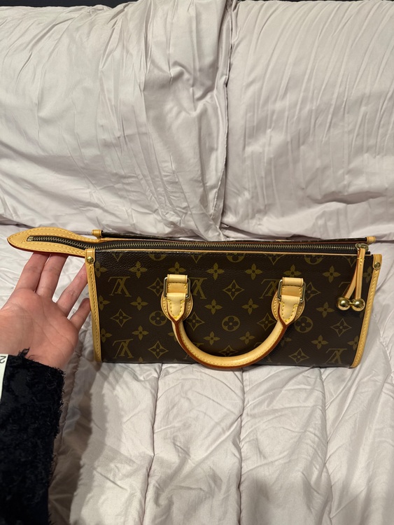 M4009ポパンクール（ブランドバッグ）の商品画像 - 査定依頼日：2025年12月3日 - 最高査定価格：100,000円