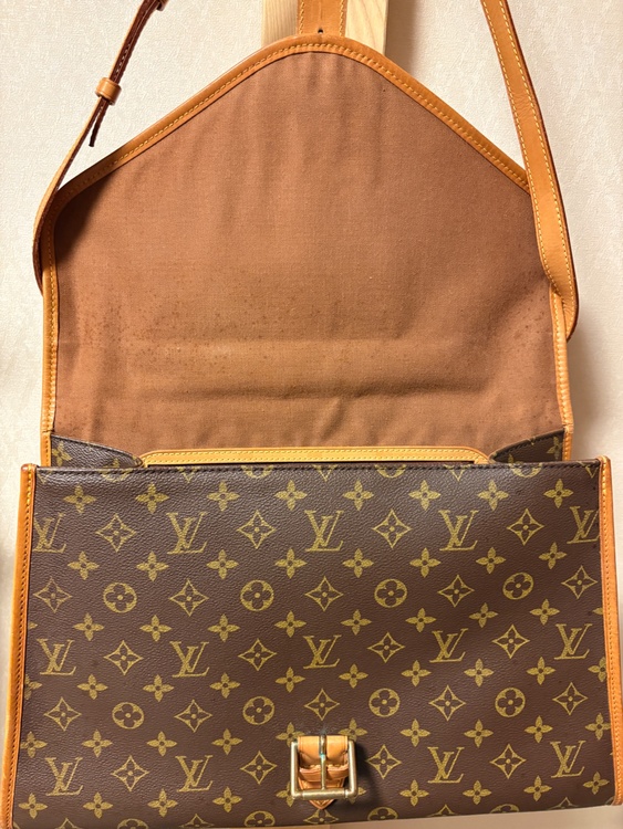 LOUIS VUITTON ビバリー　ハンドバッグ ストラップ付き　M51120（ブランドバッグ）の商品画像 - 査定依頼日：2026年2月4日 - 最高査定価格：45,000円