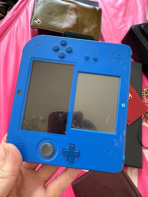 ニンテンドー2DS（ゲーム機本体・ゲームソフト）の商品画像 - 査定依頼日：2025年8月14日 - 最高査定価格：4,000円