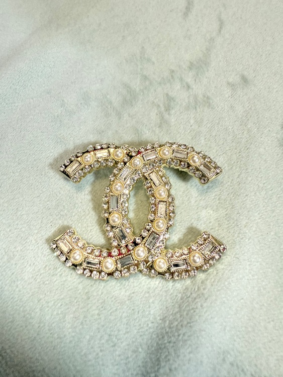 ブローチ（古着・ファッション）の商品画像 - 査定依頼日：2025年6月15日 - 最高査定価格：35,000円