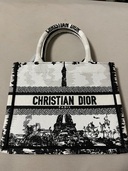 ブックトート（ブランドバッグ）の商品画像 - 査定依頼日：2025年8月2日 - 最高査定価格：210,000円