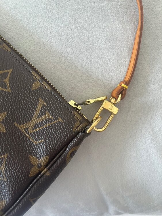 ポシェットアクセソワール （ブランドバッグ）の商品画像 - 査定依頼日：2025年5月1日 - 最高査定価格：75,000円