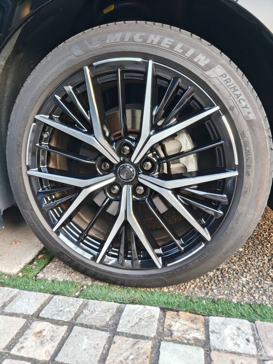 40ヴェルファイアgrホイールタイヤ（カー用品）の商品画像 - 査定依頼日：2025年9月14日 - 最高査定価格：60,000円