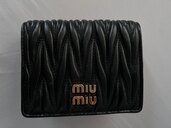 MIUMIU マテラッセレザー財布 ブラック（ブランド財布・小物）の商品画像 - 査定依頼日：2024年6月18日 - 最高査定価格：16,500円