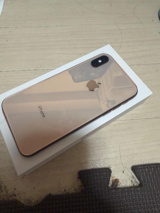 iPhoneXS 256GB Softbank（スマホ）の商品画像 - 査定依頼日：2026年2月19日 - 最高査定価格：16,000円