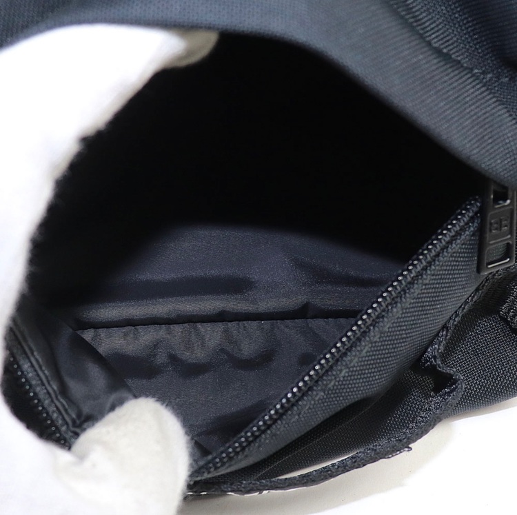 バレンシアガ　アーミー　バックパック　ブラック　ナイロン（ブランドバッグ）の商品画像 - 査定依頼日：2025年8月19日 - 最高査定価格：60,000円