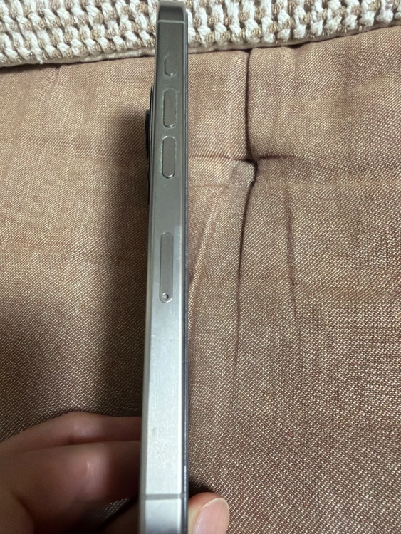 iPhone iPhone 16 Pro 128GB Softbank（スマホ）の商品画像 - 査定依頼日：2026年7月15日 - 最高査定価格：103,000円