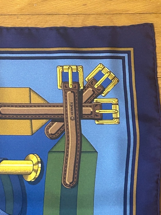 品　HERMES カレ90 スカーフ ベルト柄　サングル（古着・ファッション）の商品画像 - 査定依頼日：2026年8月25日 - 最高査定価格：100,000円