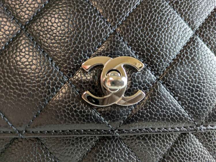 キャビアスキン ハンドバッグ ブラック（ブランドバッグ）の商品画像 - 査定依頼日：2025年5月24日 - 最高査定価格：350,000円