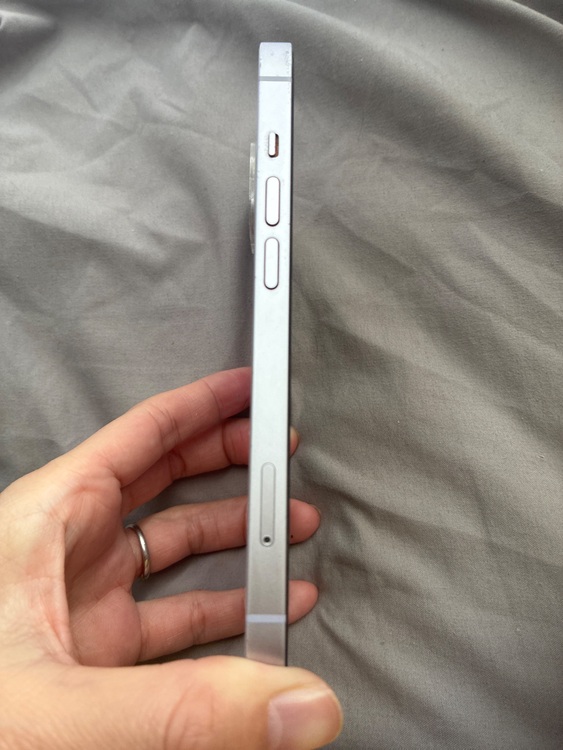 iPhone 14 256GB 楽天モバイル（スマホ）の商品画像 - 査定依頼日：2025年11月24日 - 最高査定価格：47,000円