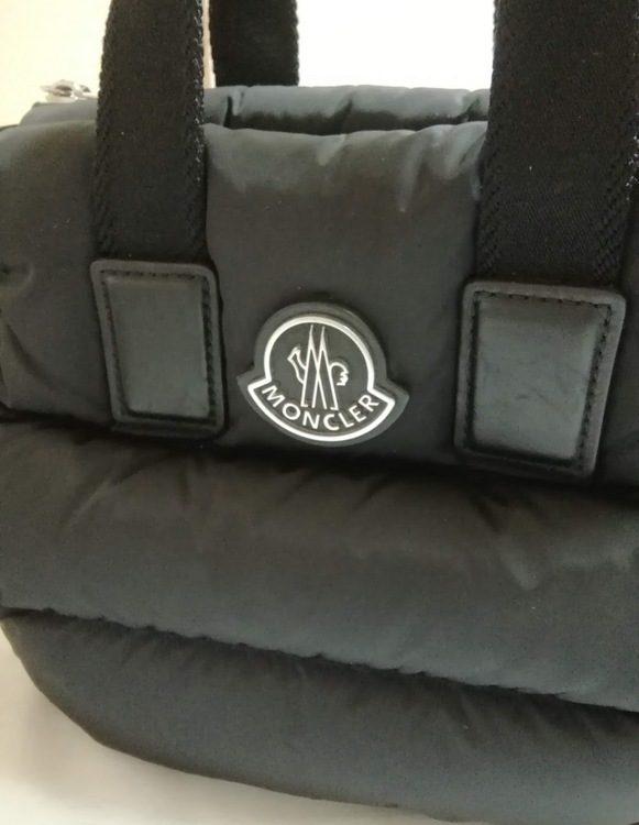 MONCLER　CARADOC MINI バッグ（ブランドバッグ）の商品画像 - 査定依頼日：2025年4月28日 - 最高査定価格：75,000円