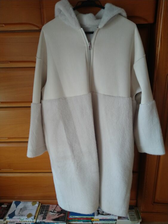 2wayファーコート（古着・ファッション）の商品画像 - 査定依頼日：2025年8月24日 - 最高査定価格：2,000円