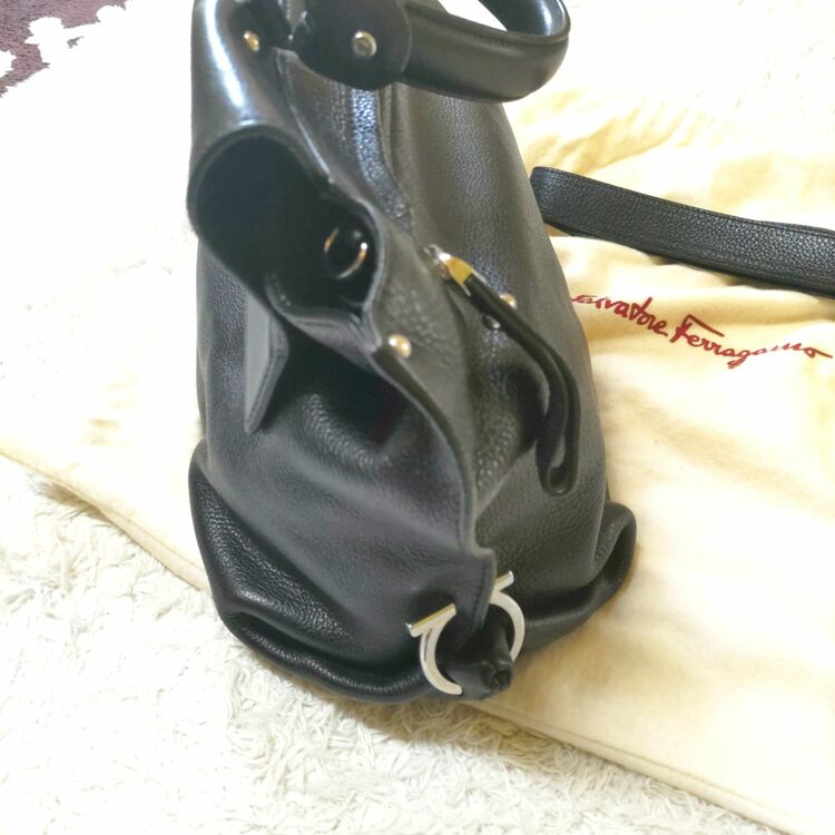 2wayショルダーバック（ブランドバッグ）の商品画像 - 査定依頼日：2025年6月22日 - 最高査定価格：17,000円