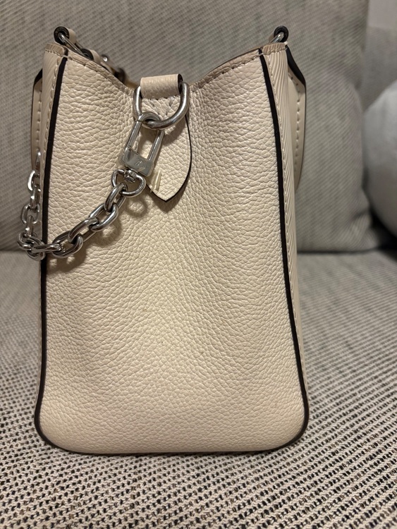 ルイヴィトン エピ （ブランドバッグ）の商品画像 - 査定依頼日：2025年11月20日 - 最高査定価格：250,000円