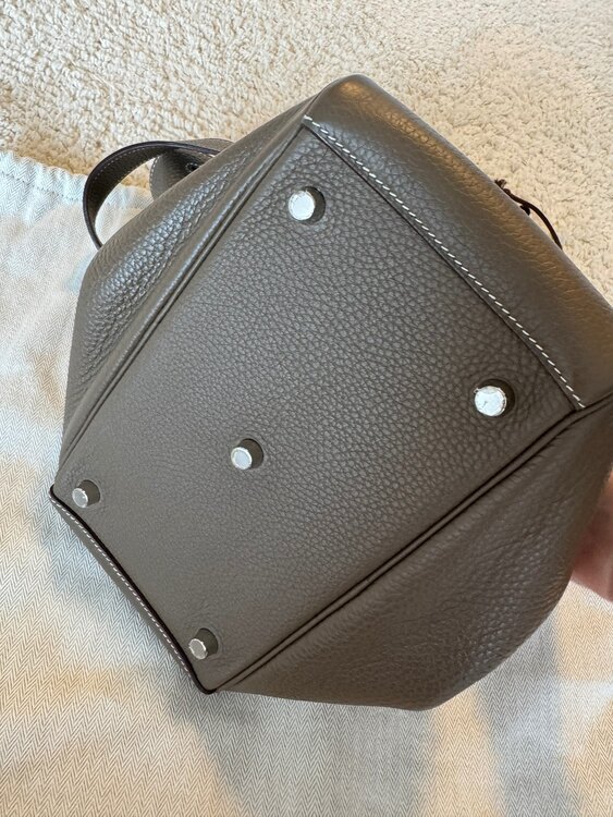 エルメス リンディ （ブランドバッグ）の商品画像 - 査定依頼日：2025年3月24日 - 最高査定価格：1,300,000円