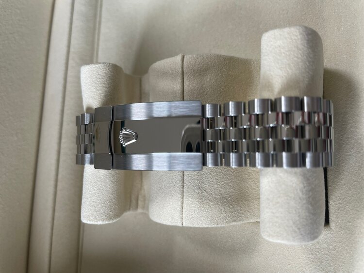 ロレックス デイトジャスト 126300（高級時計）の商品画像 - 査定依頼日：2025年4月11日 - 最高査定価格：1,630,000円