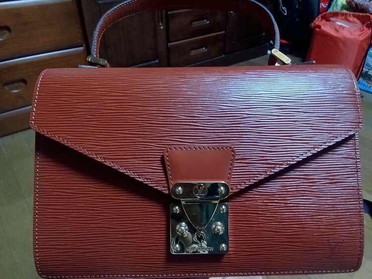 ルイヴィトン エピ （ブランドバッグ）の商品画像 - 査定依頼日：2026年4月21日 - 最高査定価格：50,000円