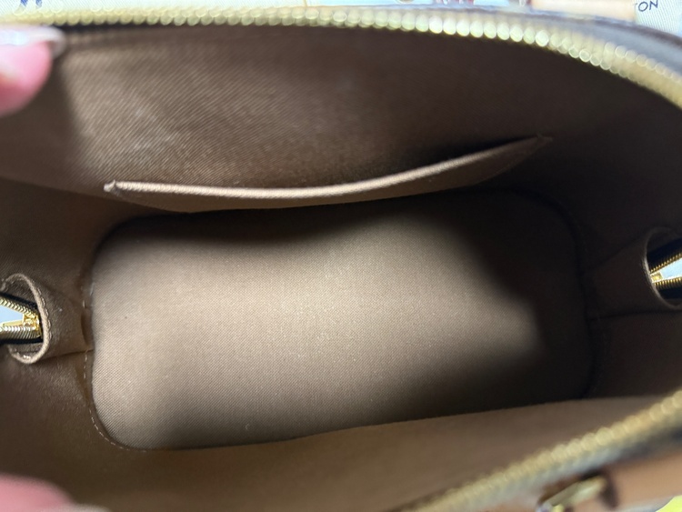 ルイヴィトン アルマ （ブランドバッグ）の商品画像 - 査定依頼日：2025年12月12日 - 最高査定価格：170,000円