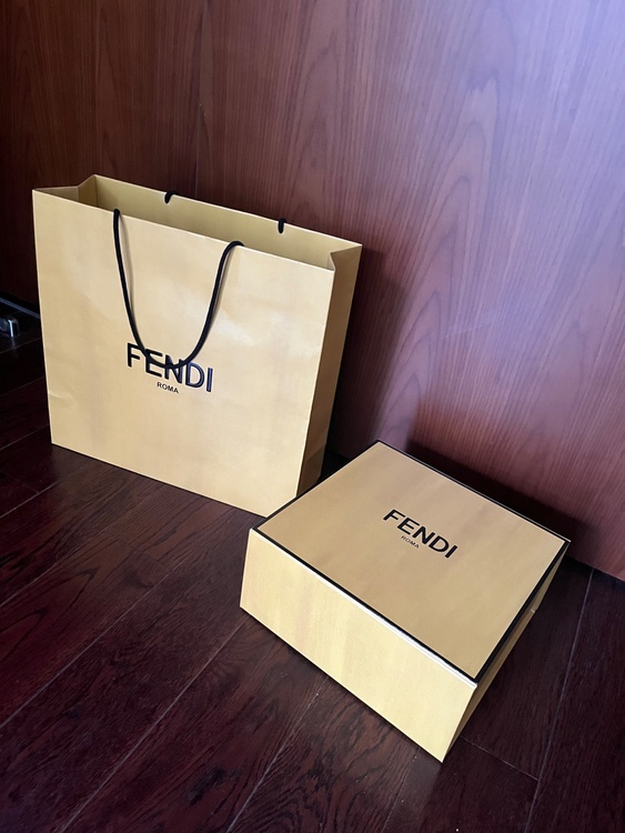 フェンディ  （ブランドバッグ）の商品画像 - 査定依頼日：2026年3月5日 - 最高査定価格：150,000円