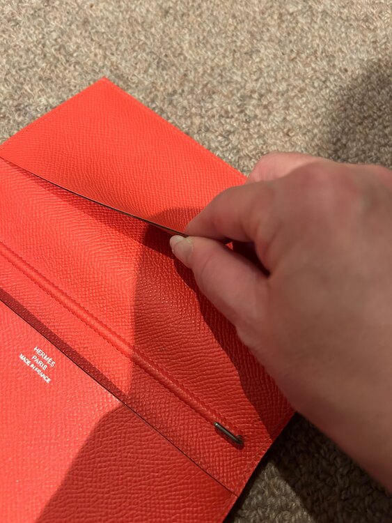 アジェンダヴィジョン　（ブランド財布・小物）の商品画像 - 査定依頼日：2025年1月17日 - 最高査定価格：15,000円