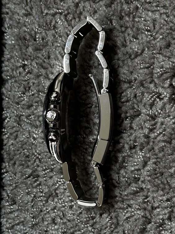 ロレックス デイトナ Ref.116500L（高級時計）の商品画像 - 査定依頼日：2025年1月29日 - 最高査定価格：4,400,000円