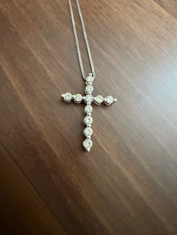 ホワイトゴールドダイヤモンドネックレス（金・貴金属）の商品画像 - 査定依頼日：2026年1月25日 - 最高査定価格：250,000円