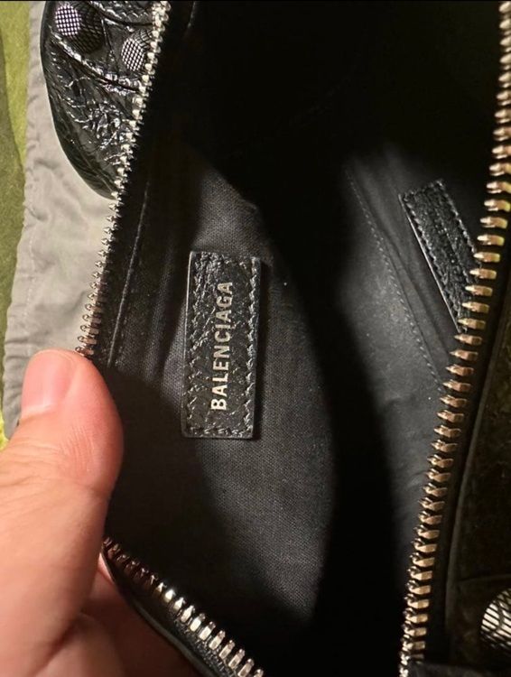 バレンシアガ  （ブランドバッグ）の商品画像 - 査定依頼日：2025年10月18日 - 最高査定価格：165,000円