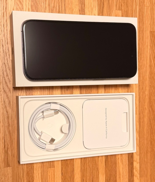 iPhone 15 Pro Max 256GB SIMフリー（スマホ）の商品画像 - 査定依頼日：2025年12月4日 - 最高査定価格：101,000円