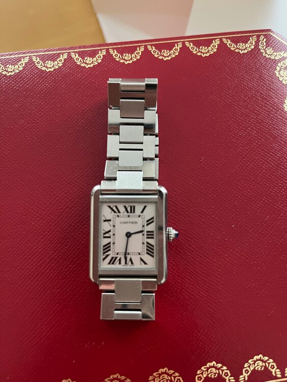 カルティエ タンク w5200014（高級時計）の商品画像 - 査定依頼日：2025年3月28日 - 最高査定価格：420,000円
