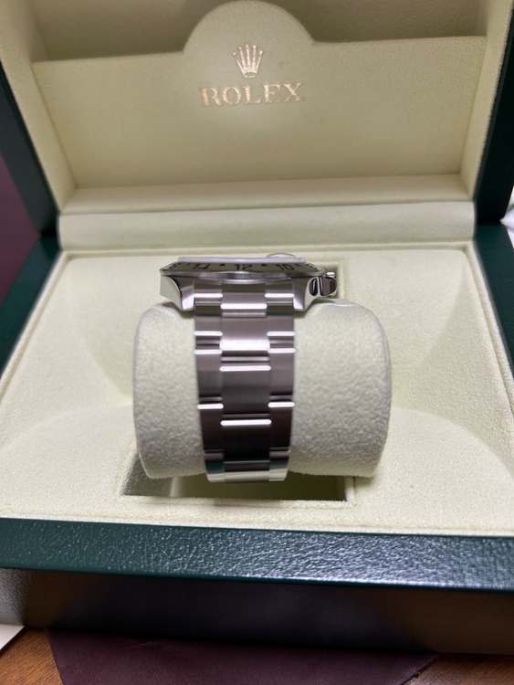 ロレックス エクスプローラー 1657（高級時計）の商品画像 - 査定依頼日：2025年12月8日 - 最高査定価格：1,350,000円