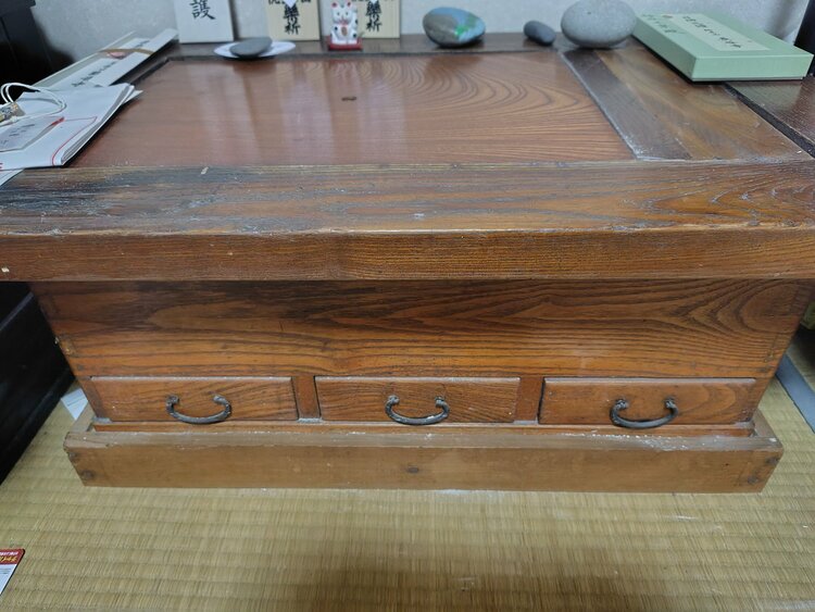 木製火鉢（美術品・骨董品）の商品画像 - 査定依頼日：2026年7月16日 - 最高査定価格：3,000円