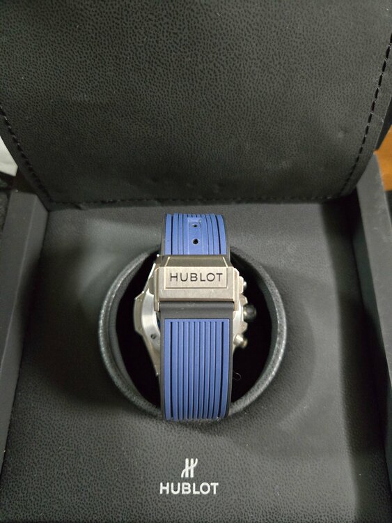 ウブロ ビックバン 411.NX.5179.RX（高級時計）の商品画像 - 査定依頼日：2026年1月24日 - 最高査定価格：1,310,000円