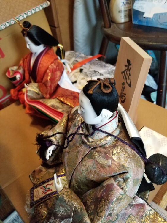 7段飾りの雛人形（美術品・骨董品）の商品画像 - 査定依頼日：2025年9月25日 - 最高査定価格：2,000円