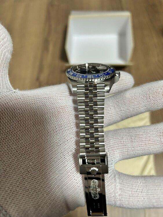 ロレックス GMTマスター （高級時計）の商品画像 - 査定依頼日：2025年3月2日 - 最高査定価格：2,400,000円