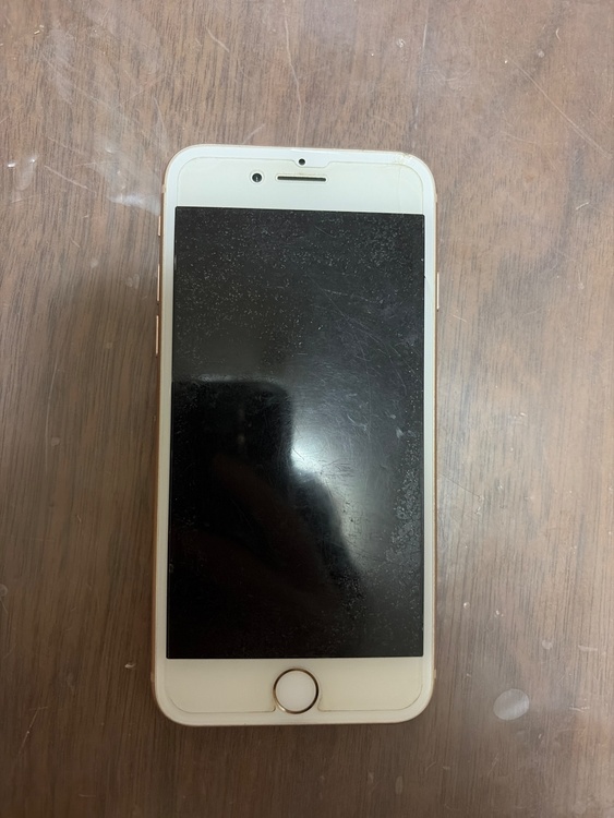 iPhone8（スマホ）の商品画像 - 査定依頼日：2026年10月11日 - 最高査定価格：1,500円