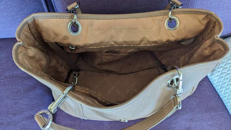 ロンシャン、トートバッグ（ブランドバッグ）の商品画像 - 査定依頼日：2025年1月16日 - 最高査定価格：2,000円