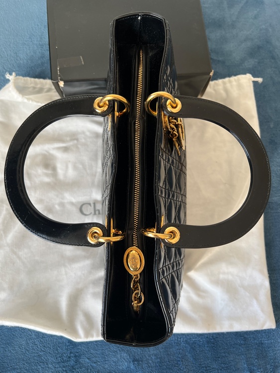 Christian Dior（ディオール）のバッグの査定をお願いします。  【商（ブランドバッグ）の商品画像 - 査定依頼日：2026年2月21日 - 最高査定価格：150,000円