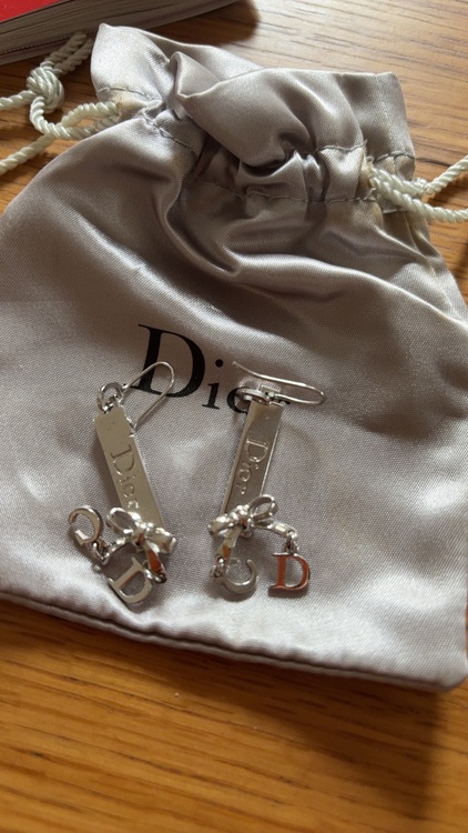 ディオールピアス（金・貴金属）の商品画像 - 査定依頼日：2025年10月18日 - 最高査定価格：10,000円