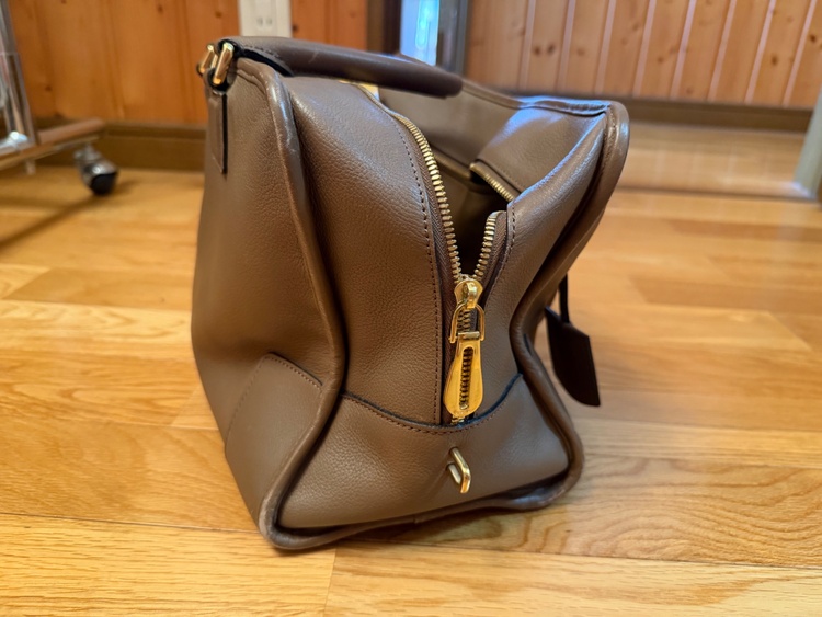 ロエベアマソナ　ブラウン　レザー　ゴールド金具（ブランドバッグ）の商品画像 - 査定依頼日：2026年4月19日 - 最高査定価格：60,000円