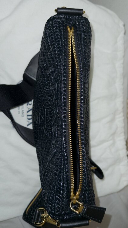 プラダ  （ブランドバッグ）の商品画像 - 査定依頼日：2025年1月19日 - 最高査定価格：165,000円