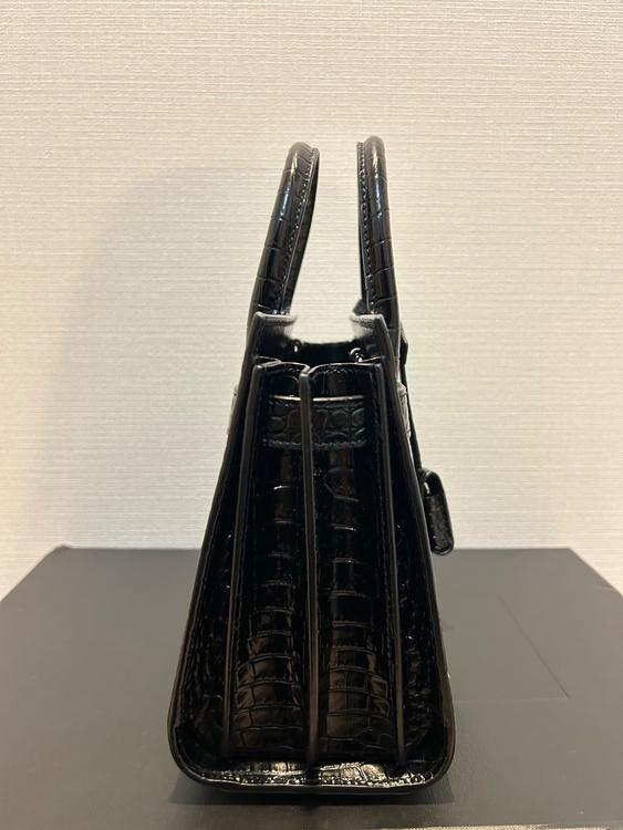 イブサンローラン  （ブランドバッグ）の商品画像 - 査定依頼日：2026年1月10日 - 最高査定価格：120,000円