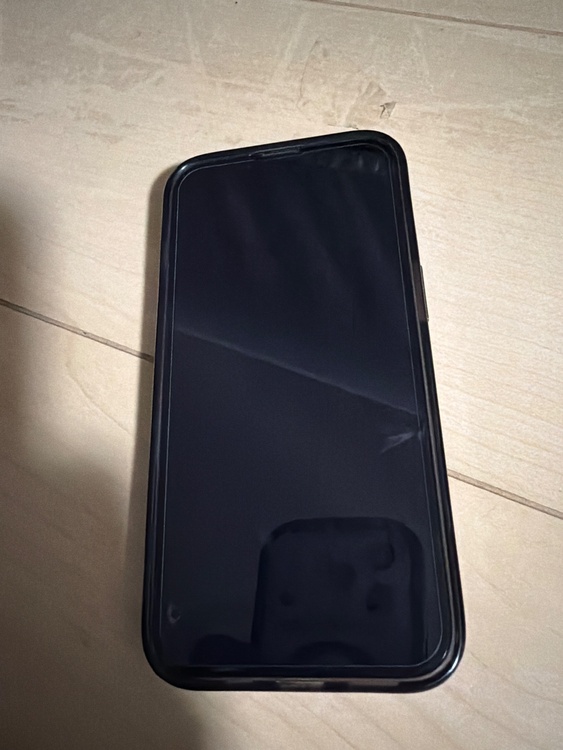 iPhone iPhone 13 256GB au（スマホ）の商品画像 - 査定依頼日：2026年7月7日 - 最高査定価格：35,500円