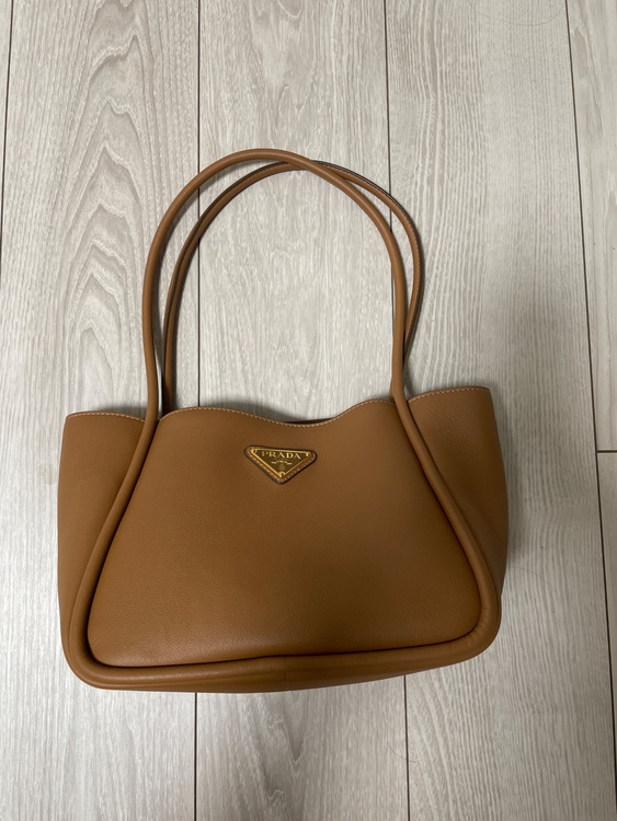 プラダ  （ブランドバッグ）の商品画像 - 査定依頼日：2025年9月26日 - 最高査定価格：210,000円