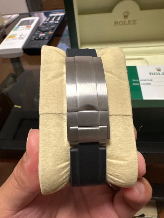 ロレックス パーペチュアル 114300（高級時計）の商品画像 - 査定依頼日：2025年6月24日 - 最高査定価格：1,100,000円