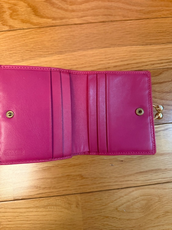 ウォレット（ブランド財布・小物）の商品画像 - 査定依頼日：2026年4月19日 - 最高査定価格：1,500円