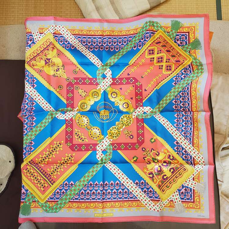 エルメスカレ90（古着・ファッション）の商品画像 - 査定依頼日：2025年4月27日 - 最高査定価格：13,000円