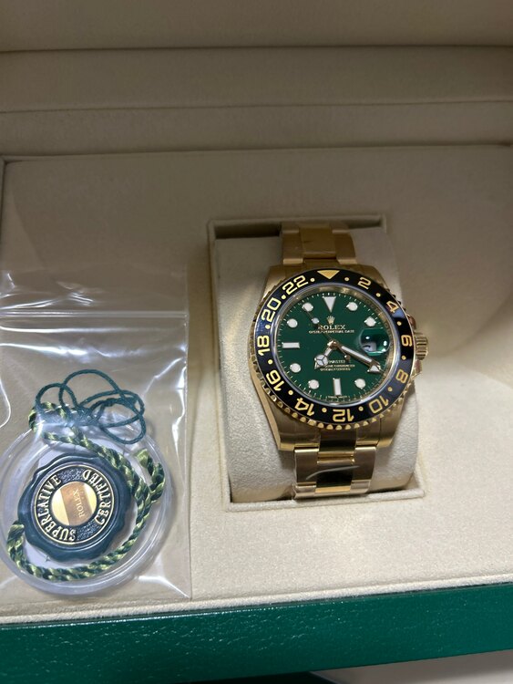 ロレックス GMTマスター 116718lm（高級時計）の商品画像 - 査定依頼日：2025年5月4日 - 最高査定価格：5,600,000円