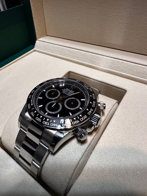 126500LN 黒文字盤（高級時計）の商品画像 - 査定依頼日：2025年12月24日 - 最高査定価格：4,850,000円