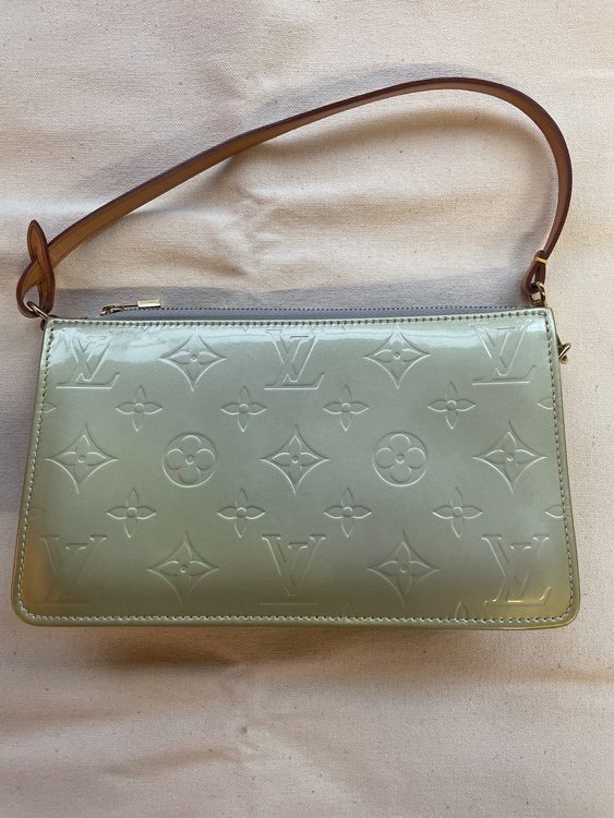 m9131f（ブランドバッグ）の商品画像 - 査定依頼日：2022年6月21日 - 最高査定価格：20,000円