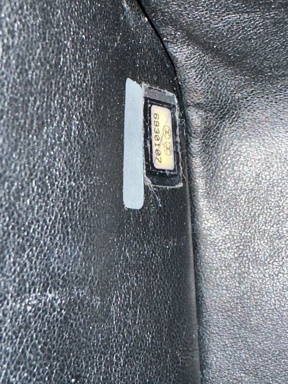 6930107（ブランドバッグ）の商品画像 - 査定依頼日：2025年4月11日 - 最高査定価格：120,000円